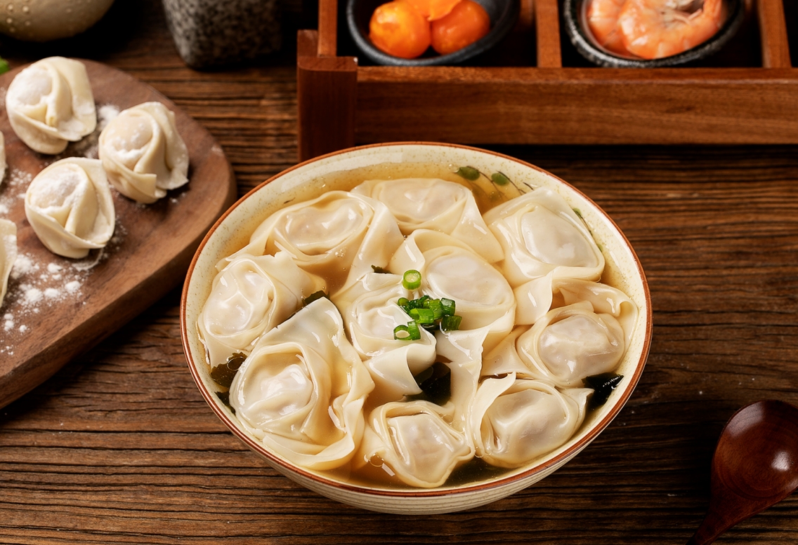 餛飩代工廠直供：餐飲降本 40% 的規(guī)?；a(chǎn)秘笈